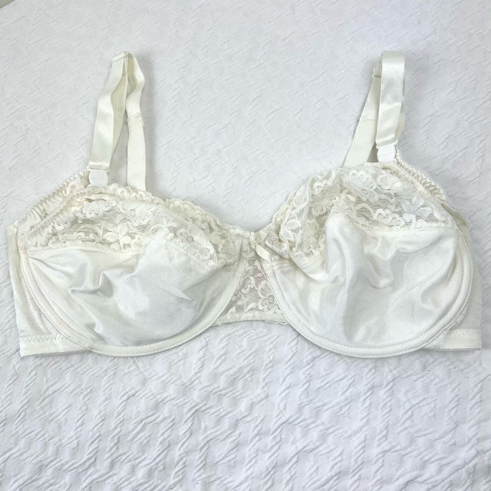 BUY 1 GET 1 FREE nursing bra cream white love pats for mothers to be size 40d st